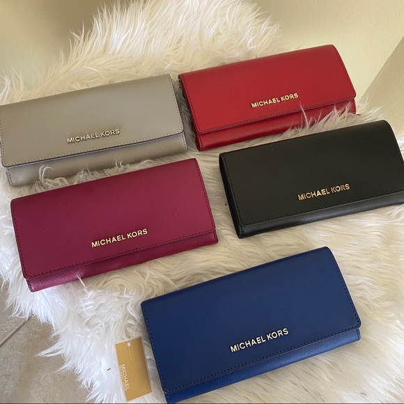 Michael Kors large carryall wallet clutch - Picture 6 of 12